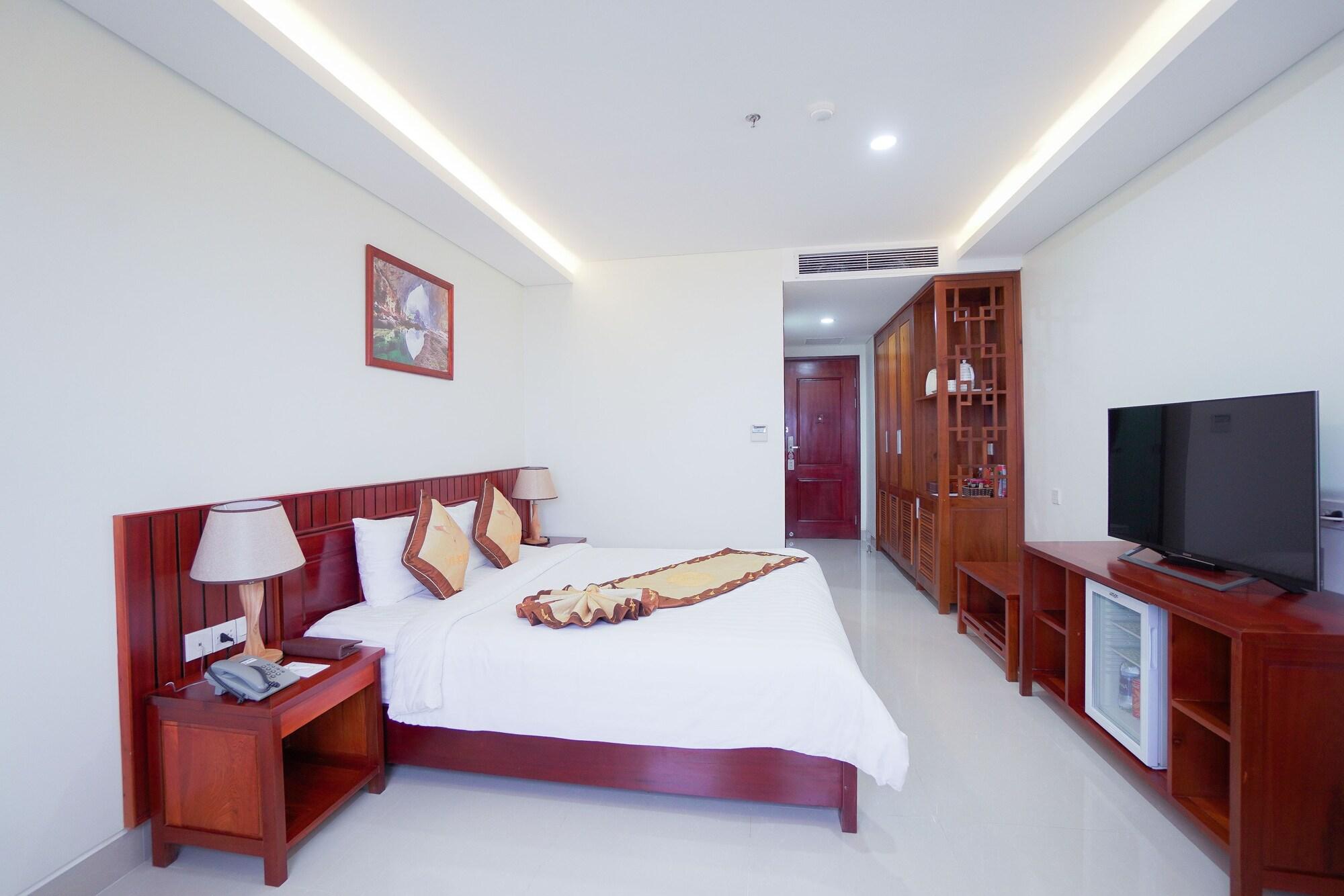 Vinh Hoang Hotel Ðồng Hới Buitenkant foto