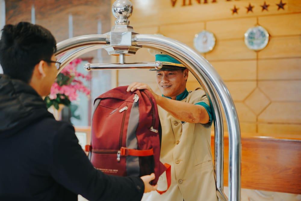 Vinh Hoang Hotel Ðồng Hới Buitenkant foto