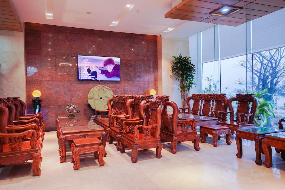Vinh Hoang Hotel Ðồng Hới Buitenkant foto