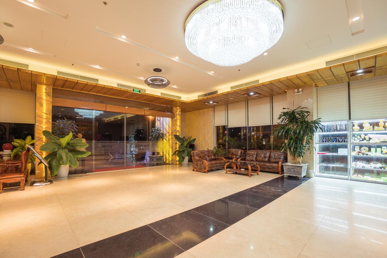 Vinh Hoang Hotel Ðồng Hới Buitenkant foto